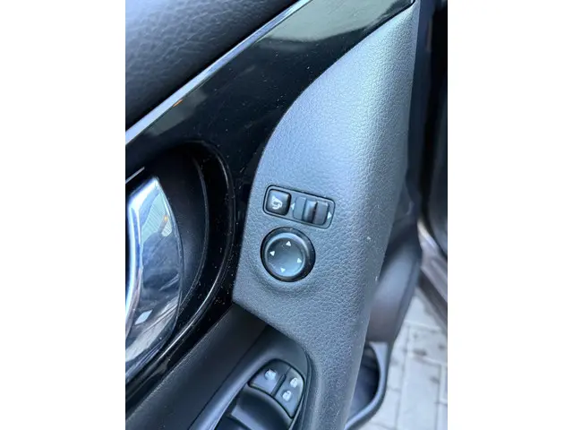 Nissan QASHQAI 1.2 N-Connecta Panorama 2017 Benzine 46