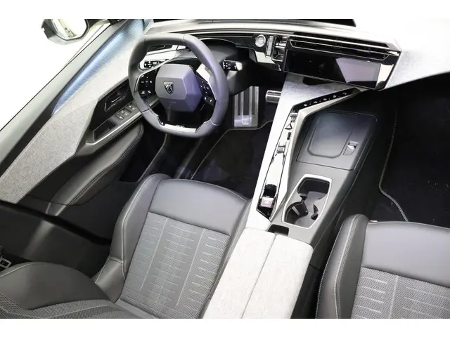 Peugeot 3008 1.2 Hybrid GT 2025 Hybride Benzine 16