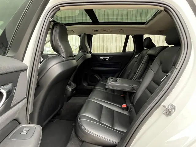 Volvo V60 2.0 B3 Business Pro 2020 Benzine 25