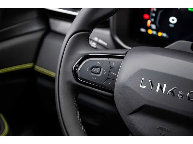 Lynk & Co 01 1.5 Core 2026 Hybride Benzine 25