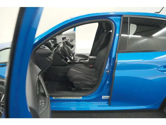 Peugeot 208 PureTech 100 GT 2021 Benzine 27