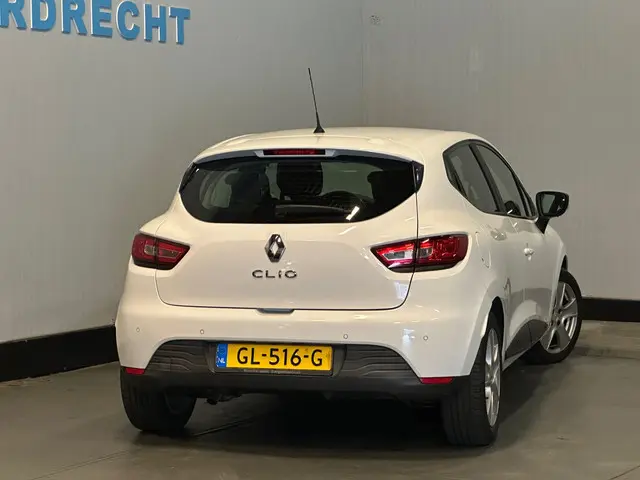 Renault Clio 1.2 Expression 2015 Benzine 7