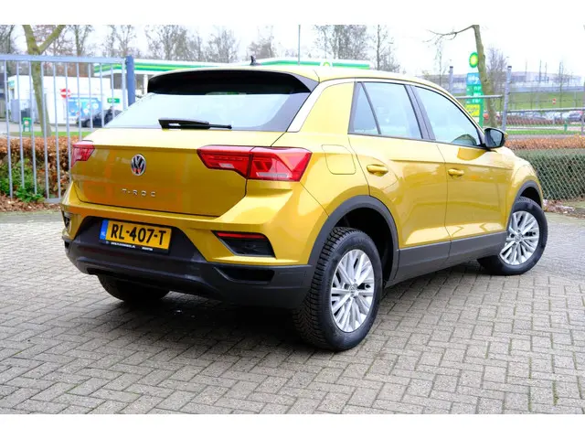 Volkswagen T-Roc 3