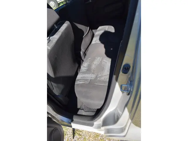 Opel Agila 1.2 Edition 2012 Benzine 27