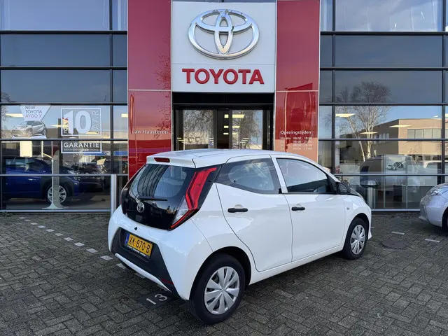 Toyota Aygo 1.0 VVT-i X-Fun, Bluetooth 2019 Benzine 18