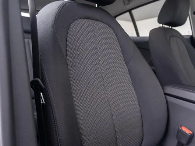 BMW 1 Serie 118i 2022 Benzine 12