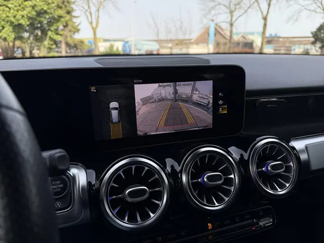 Mercedes-Benz GLB Aut. 180 Sol. AMG Edition 2021 Benzine 22