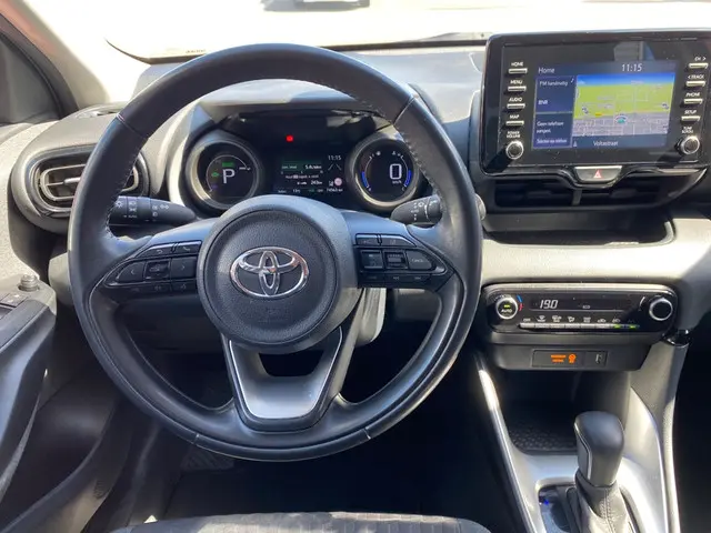 Toyota Yaris 1.5 Hybrid Dynamic 2021 Hybride Benzine 10