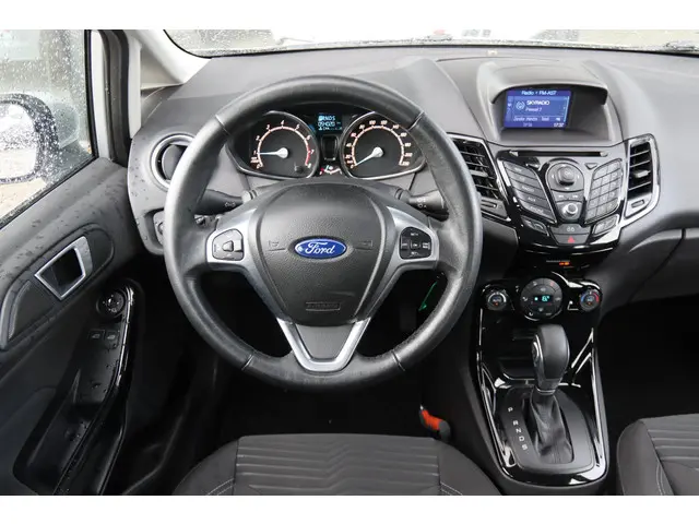 Ford Fiesta 1.0 ECOBOOST TITANIUM AUT. 2014 Benzine 24