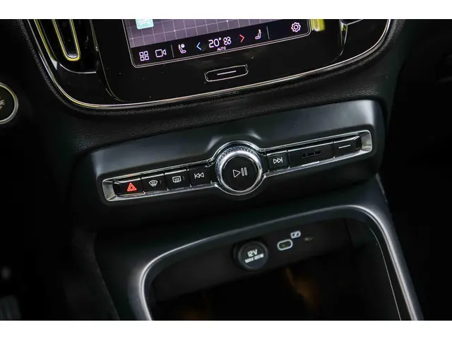 Volvo XC40 2.0 B4 Plus Dark 2024 Benzine 23