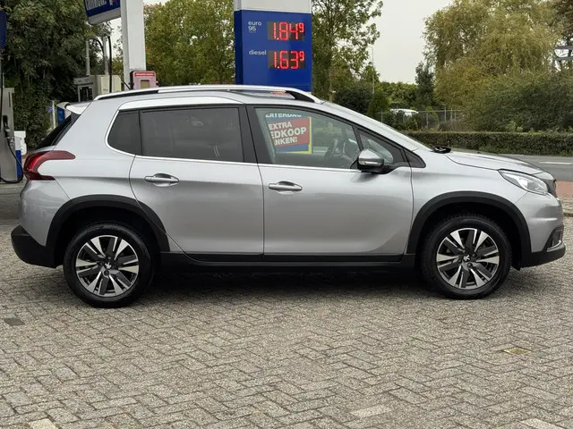 Peugeot 2008 1.2 PureTech GT-line 2019 Benzine 9