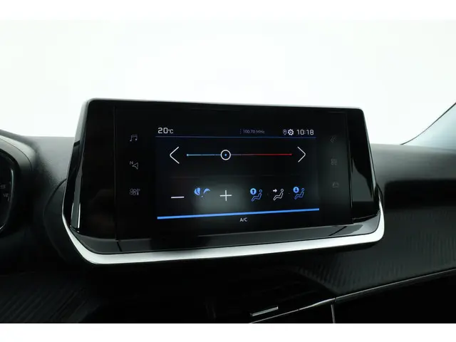 Peugeot 2008 1.2 PureTech Active 2021 Benzine 19