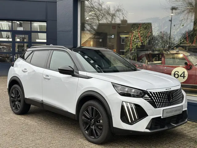 Peugeot 2008 1.2 Hybrid 145 PK GT 2025 Hybride Benzine 10