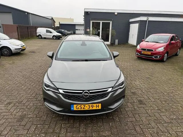 Opel Astra 2
