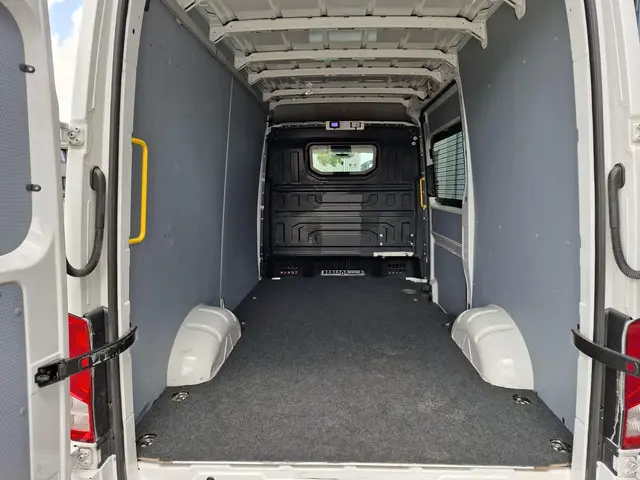 Volkswagen Crafter 35 2.0 TDI L3H3 Highline 2019 Diesel 16