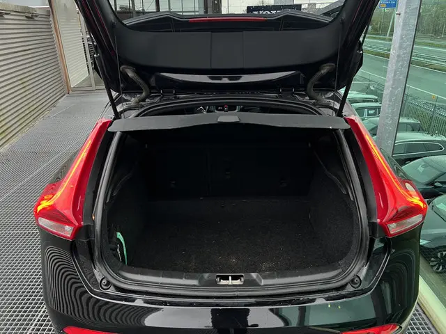 Volvo V40 2.0 T4 Business Sport 2018 Benzine 10