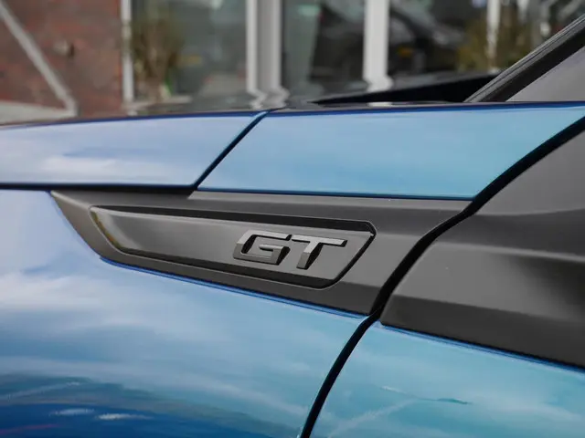 Peugeot 2008 1.2 Hybrid 145 GT 2025 Hybride Benzine 41