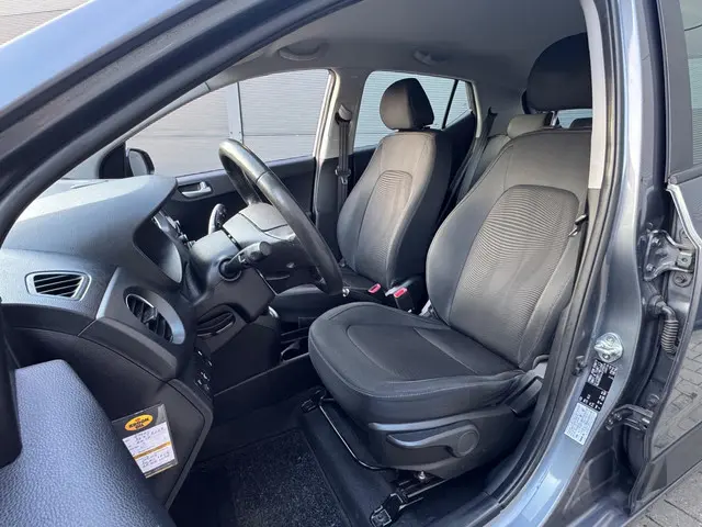 Hyundai i10 1.2i Carplay / Navi / Facelift 2018 Benzine 6