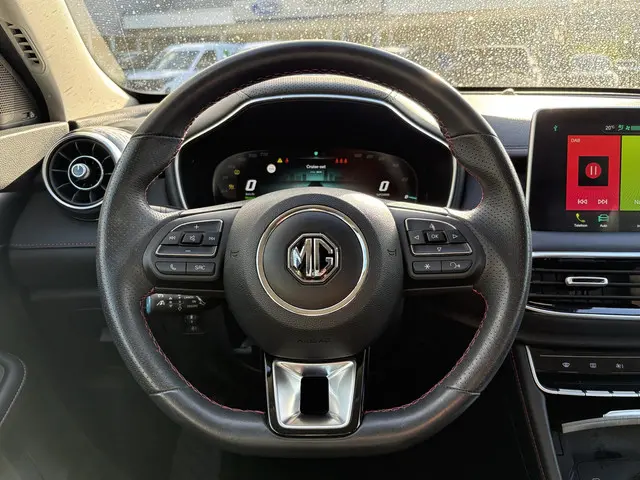 MG EHS 1.5 TGDI Luxury 2023 Hybride Benzine 23