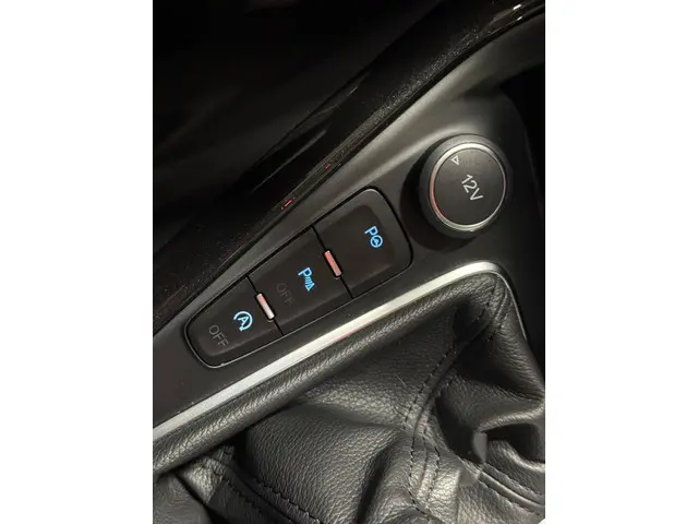 Ford Focus 1.0 Titanium Navi|Trekhaak|PDC! 2018 Benzine 20