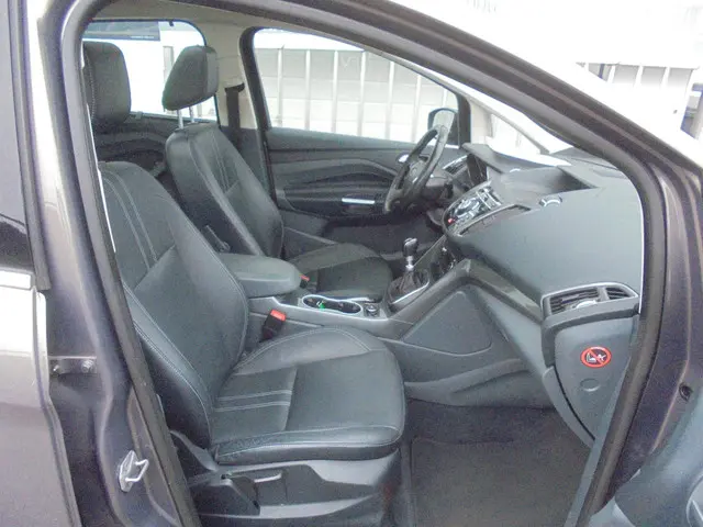 Ford C-MAX 1.0 Edition Plus * apk 6-10-26 * 2014 Benzine 17