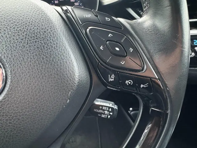 Toyota C-HR 1.8 Hybrid Energy 2018 Hybride Benzine 17