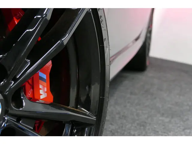 BMW 3 Serie 330e xDrive M Sport 2021 Hybride Benzine 28