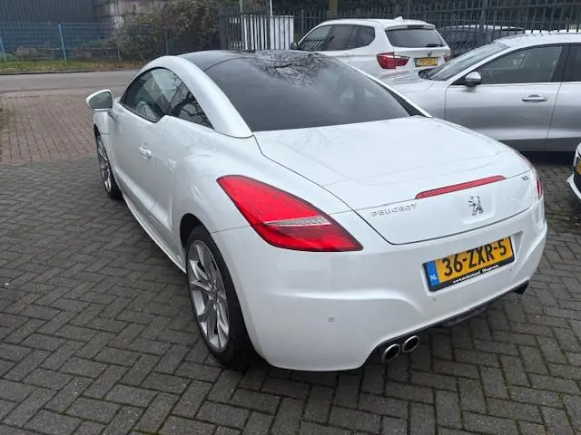 Peugeot RCZ 2