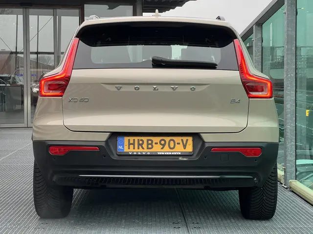 Volvo XC40 2.0 B4 Plus Dark 2025 Benzine 3