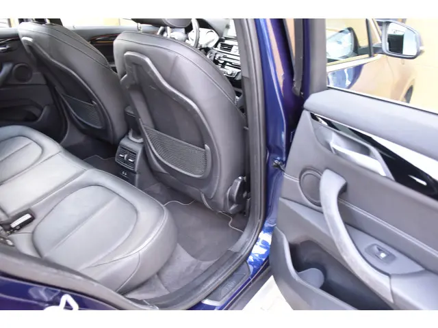 BMW X1 sDrive20i VDL Nedcar Edition 2020 Benzine 24
