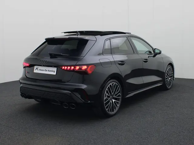 Audi S3 Sportback 2.0 TSFI/333PK S3 quattro 2024 Benzine 2