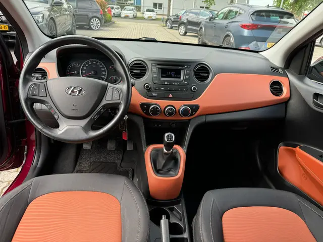 Hyundai i10 1.0i i-Motion Premium 2014 Benzine 10