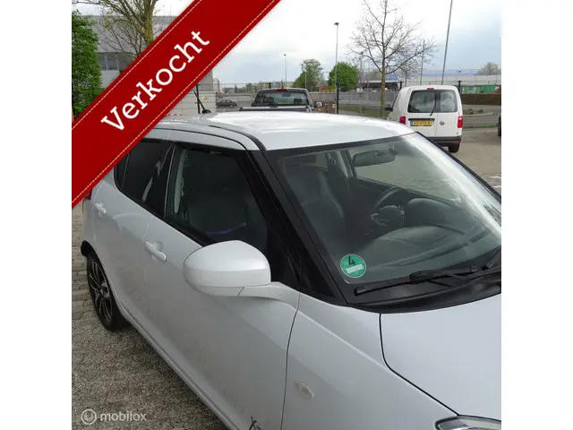 Suzuki Swift 1.2 X-tra Pearl White 2015 Benzine 13