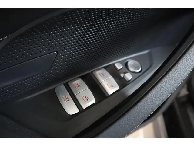 BMW i4 eDrive40 2025 Elektrisch 24