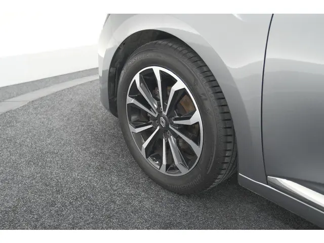 Renault Clio TCe 90 Techno 2025 Benzine 18