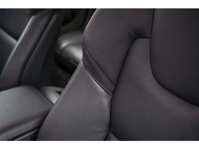 Volvo V60 2.0 B3 Momentum Advantage 2020 Benzine 33