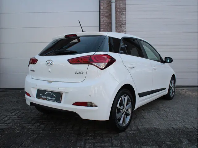 Hyundai i20 1.0 T-GDI Premium 2017 Benzine 3