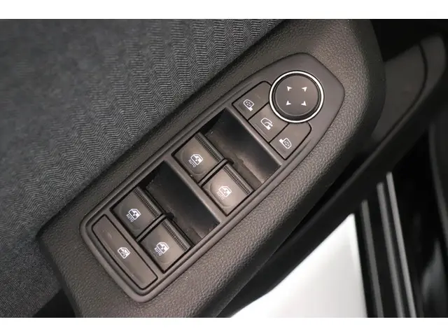 Renault Clio 1.0 TCe 90 GPF techno 2024 Benzine 24