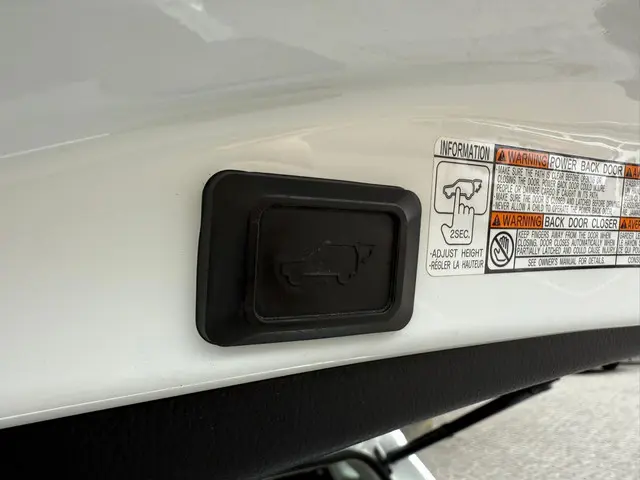Toyota RAV4 2.5 Hybrid AWD Dynamic 2017 Hybride Benzine 26