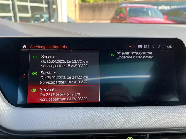 BMW 1 Serie 118i Executive Edition 2020 Benzine 23
