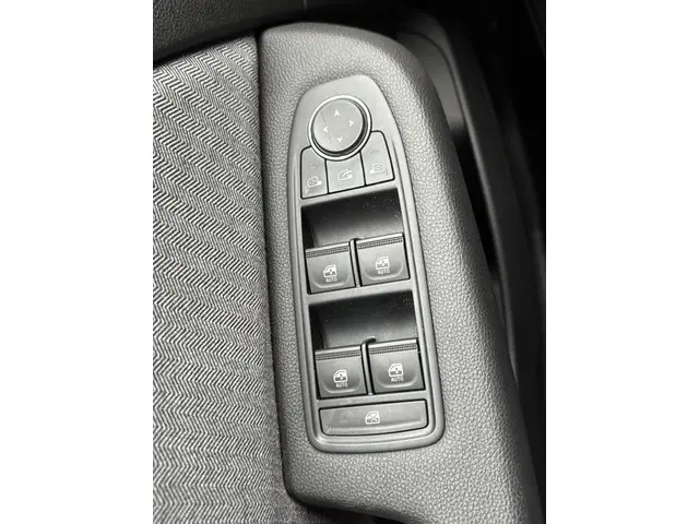 Renault Clio 1.0 TCe 90 GPF techno 2024 Benzine 6