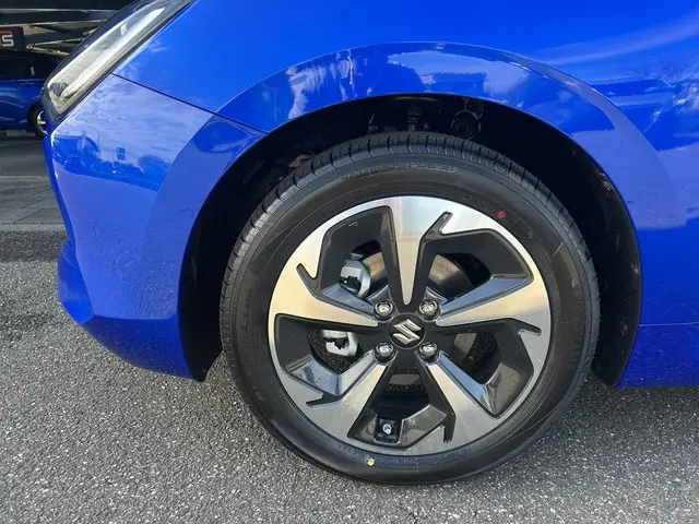 Suzuki Swift 1.2 Style Smart Hybrid 2025 Benzine 4