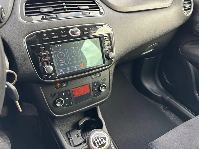 Fiat Punto Evo 0.9 TwinAir Lounge 2015 Benzine 23