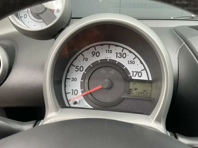 Peugeot 107 1.0 Active 2013 Benzine 11