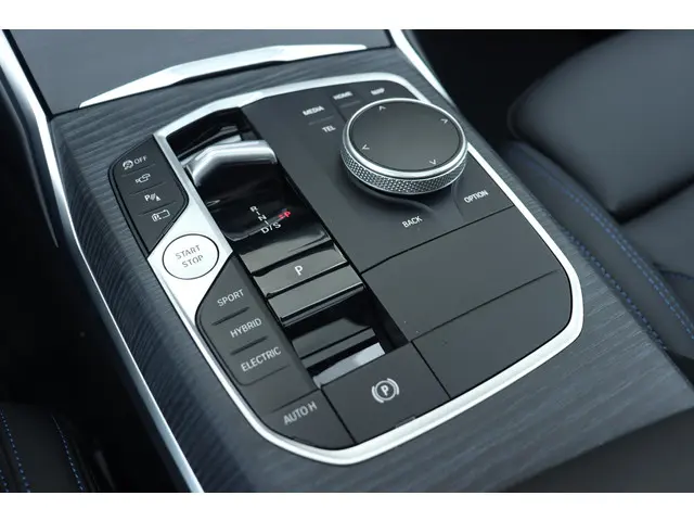 BMW 3 Serie Touring 330e 2025 Hybride Benzine 19