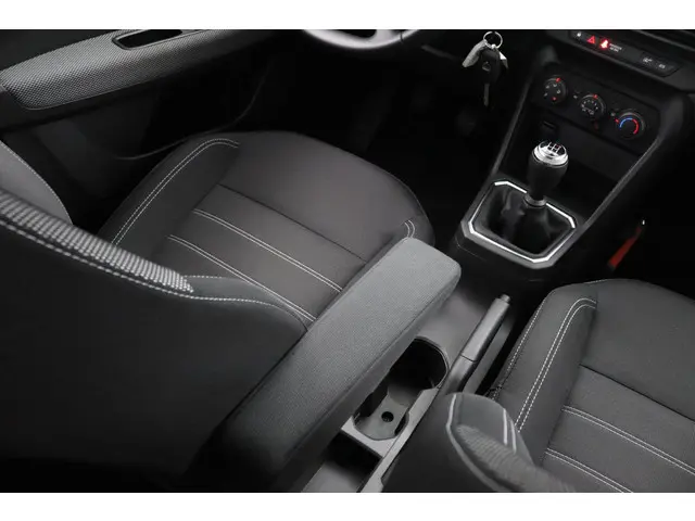 Dacia Sandero 1.0 TCe 90 Comfort 2023 Benzine 32