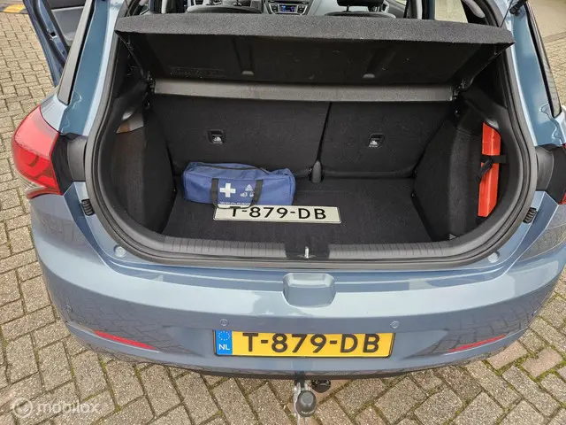 Hyundai i20 1.4i i-Vision 2015 Benzine 15