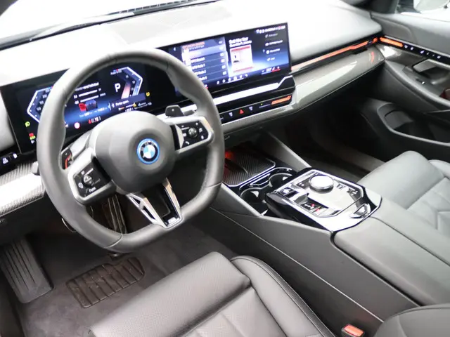 BMW 5 Serie Sedan 530e 2024 Hybride Benzine 11