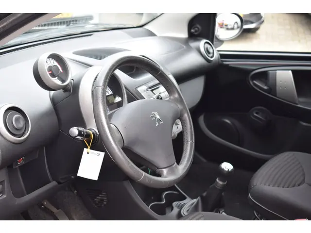 Peugeot 107 1.0 Active//Airco//5drs//72.610km!! 2014 Benzine 4