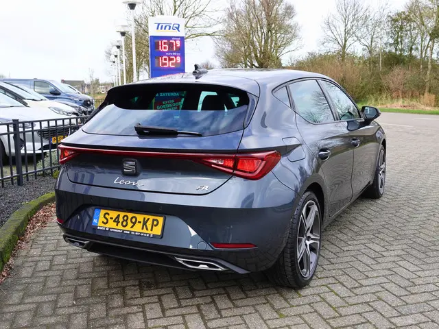 SEAT Leon 1.5 eTSI FR 150PK 2023 Hybride Benzine 3